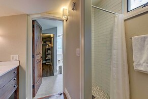 Mountain-view Vail Condo w/ Balcony + Gas Grill!