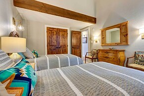 Mountain-view Vail Condo w/ Balcony + Gas Grill!