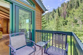 Mountain-view Vail Condo w/ Balcony + Gas Grill!