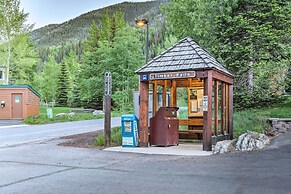 Mountain-view Vail Condo w/ Balcony + Gas Grill!