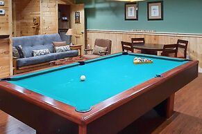 Hayesville Cabin w/ Game Room & Mtn Views!