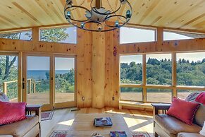 Idyllic Sturgeon Bay Cabin w/ Fire Pit + View