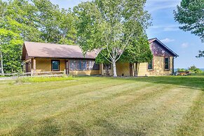 Idyllic Sturgeon Bay Cabin w/ Fire Pit + View