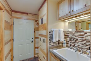 Idyllic Sturgeon Bay Cabin w/ Fire Pit + View