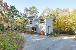 Luxury Mountain Home - by Ridgecrest & Asheville!