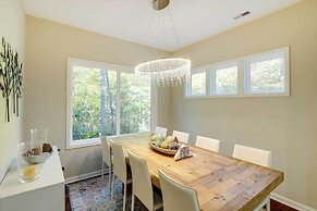 Luxe Mountain Home Near Ridgecrest & Asheville!