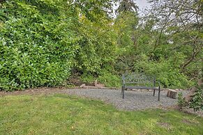 Bungalow w/ Wraparound Deck - 8 Mi to Brookings