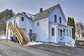 Cozy Getaway - 10 Miles to Mount Wachusett Skiing!