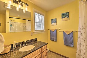 Cozy Getaway - 10 Miles to Mount Wachusett Skiing!