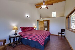 2 Mi to Indian Hot Springs: Cabin in the Rockies!