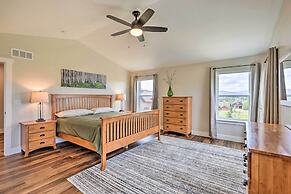 Walk To Golf: Modern Mtn-view Home in Granby