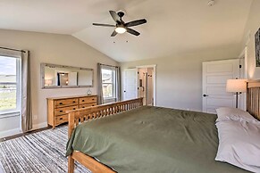 Walk To Golf: Modern Mtn-view Home in Granby