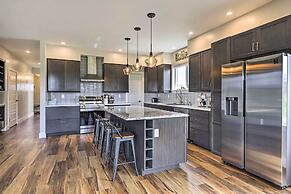 Walk To Golf: Modern Mtn-view Home in Granby