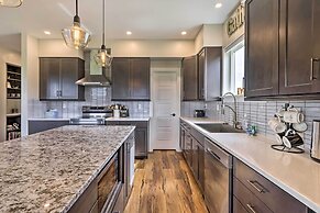 Walk To Golf: Modern Mtn-view Home in Granby