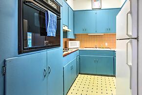 Historic Galveston Apartment - 1 Mi to The Strand!