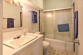 Historic Galveston Apartment - 1 Mi to The Strand!