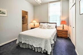 Historic Galveston Apartment - 1 Mi to The Strand!