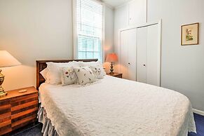 Historic Galveston Apartment - 1 Mi to The Strand!