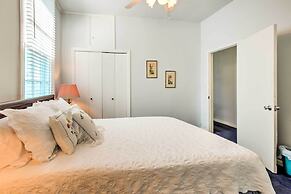 Historic Galveston Apartment - 1 Mi to The Strand!