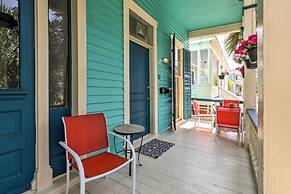 Historic Galveston Apartment - 1 Mi to The Strand!