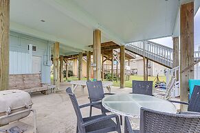 Steps to Beach: Galveston Vacation Rental!