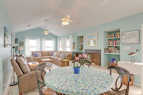 Steps to Beach: Galveston Vacation Rental!