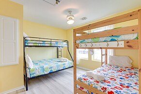 Steps to Beach: Galveston Vacation Rental!