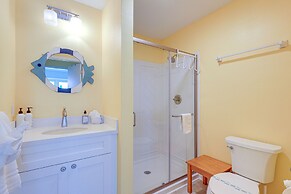 Steps to Beach: Galveston Vacation Rental!