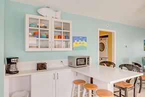 Steps to Beach: Galveston Vacation Rental!