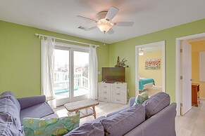 Steps to Beach: Galveston Vacation Rental!