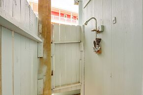 Steps to Beach: Galveston Vacation Rental!