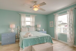 Steps to Beach: Galveston Vacation Rental!