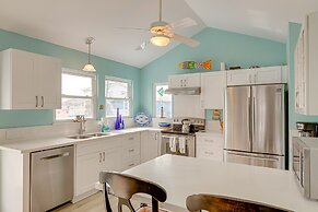 Steps to Beach: Galveston Vacation Rental!