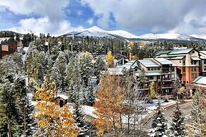 Ski-in Penthouse in Breckenridge w/ Pool Access!