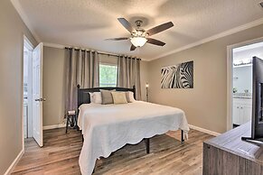 Serene Live Oak Home w/ Fire Pit by River + Sosmp!