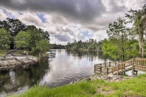 Cozy Obrien Home w/ Fire Pit & Patio Near Rivers!