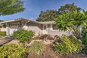 Peaceful Venice Villa w/ Patio - 2 Miles to Beach!