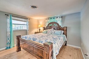 Peaceful Venice Villa w/ Patio - 2 Miles to Beach!