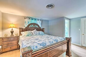 Peaceful Venice Villa w/ Patio - 2 Miles to Beach!