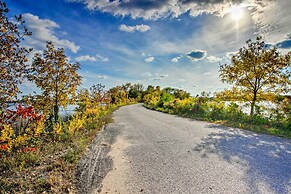 Pelican Lake Getaway on Stunning Peninsula!