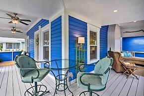 Bright Bradenton Retreat: 1 Mi to Downtown!