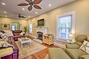 Bright Bradenton Retreat: 1 Mi to Downtown!