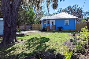 Bright Bradenton Retreat: 1 Mi to Downtown!