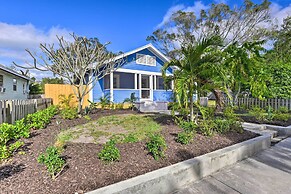 Bright Bradenton Retreat: 1 Mi to Downtown!