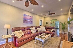 Bright Bradenton Retreat: 1 Mi to Downtown!