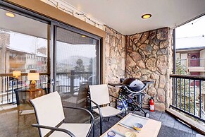 Walk to Ski Resort: Breckenridge Condo w/ Hot Tub!