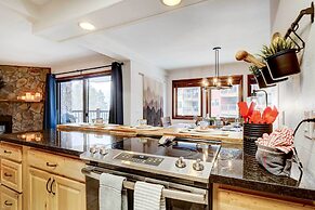 Walk to Ski Resort: Breckenridge Condo w/ Hot Tub!