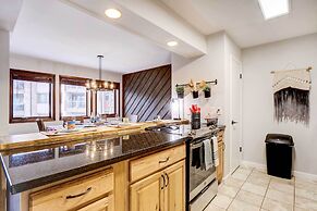 Walk to Ski Resort: Breckenridge Condo w/ Hot Tub!