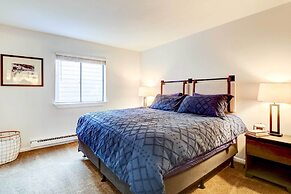 Walk to Ski Resort: Breckenridge Condo w/ Hot Tub!