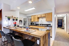 Walk to Ski Resort: Breckenridge Condo w/ Hot Tub!